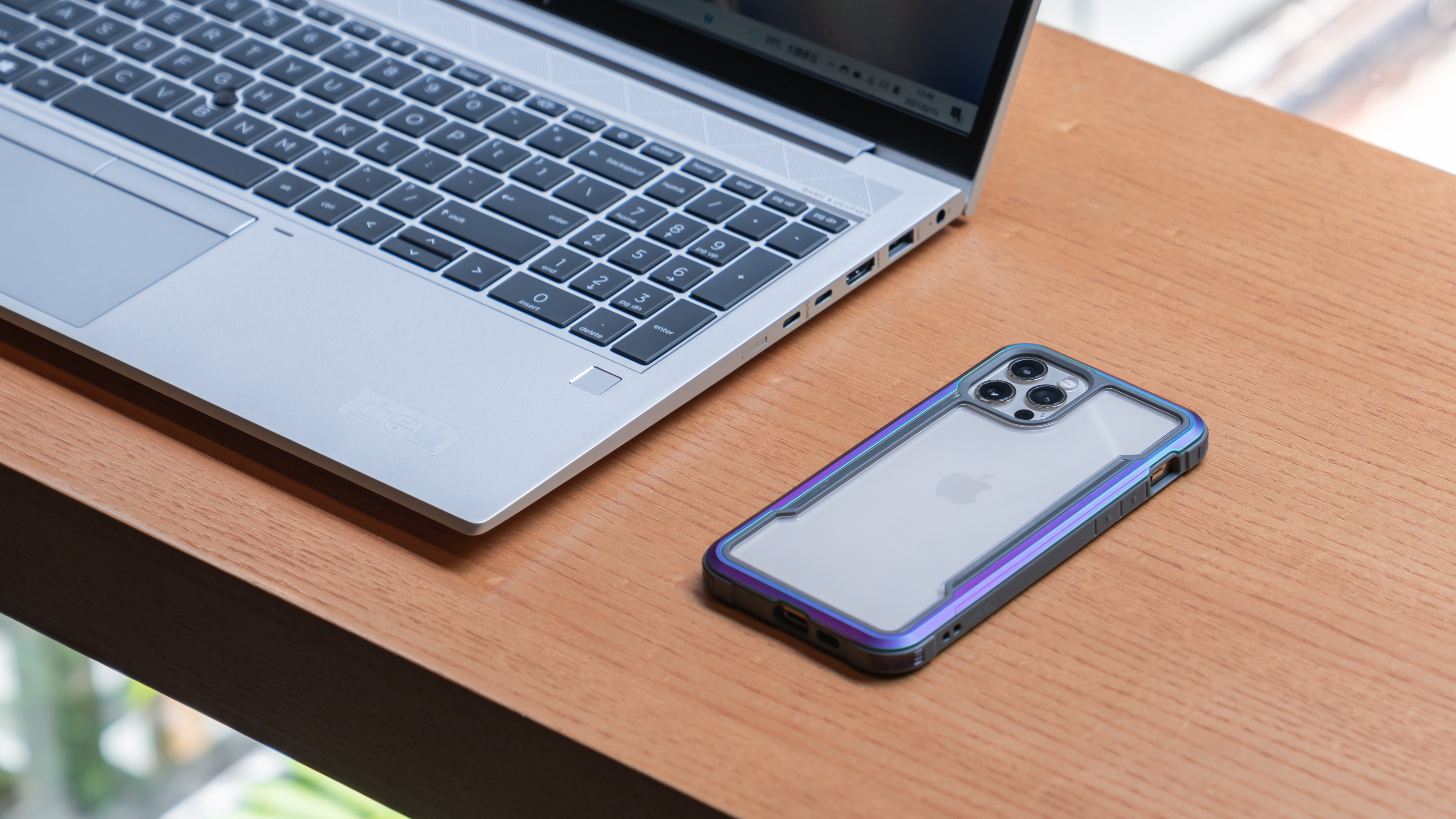 能让AppleCare+都赚不到钱的Defense决色小彩壳到底有多能摔？