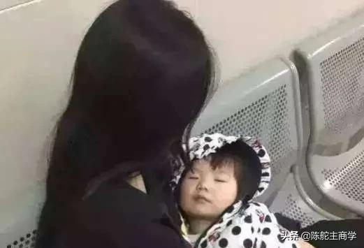 宝妈如何抓住自媒体风口增加收入,带娃做自媒体怎么收益