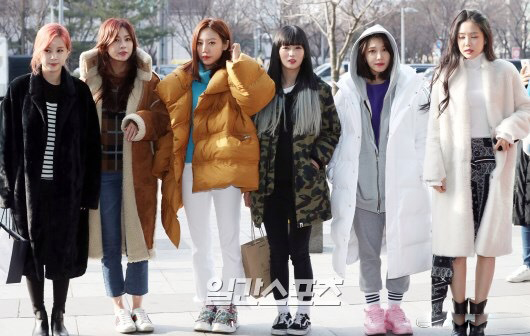 apink小分队穿搭,apink机场穿搭