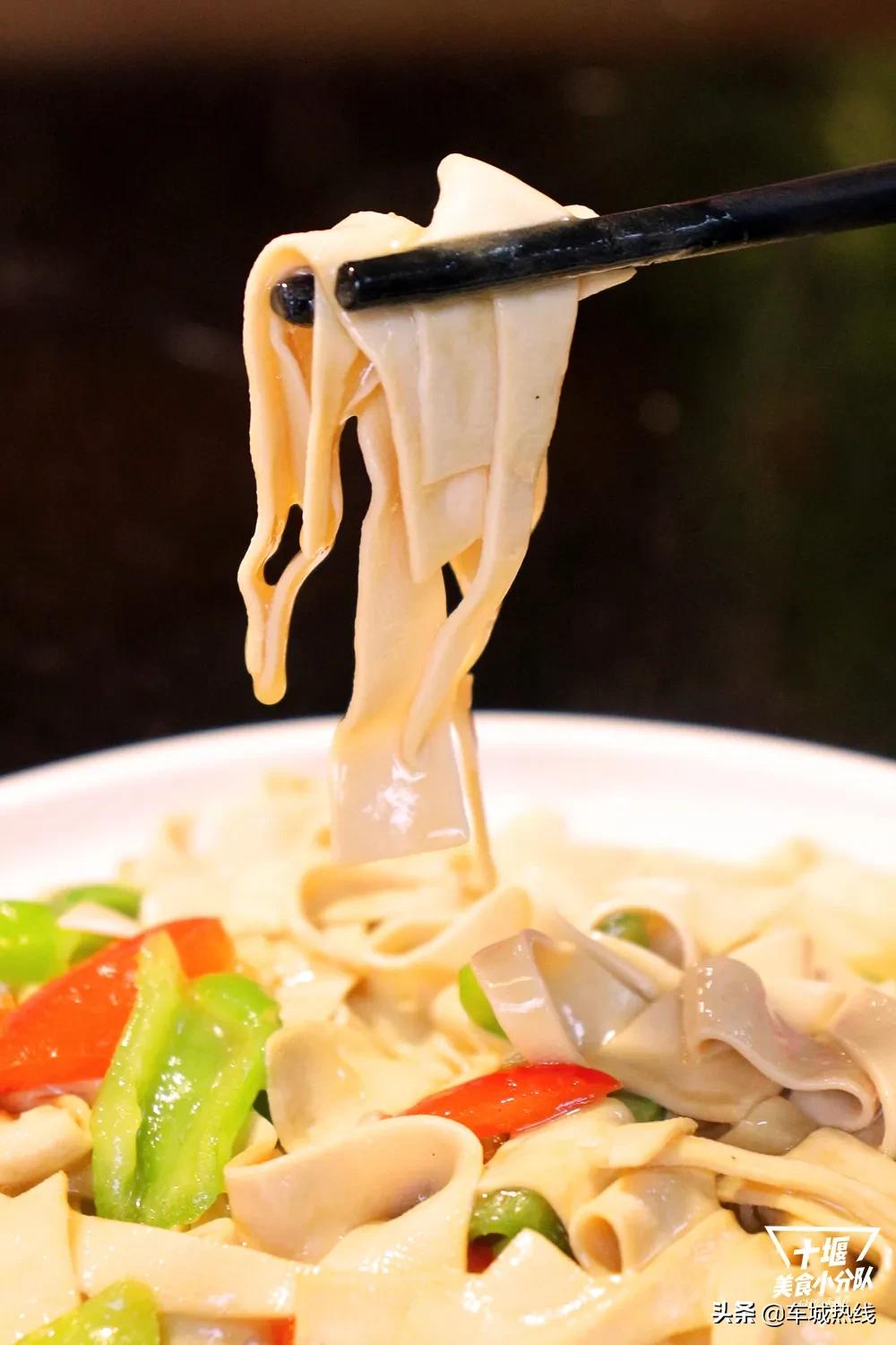 十堰东北铁锅炖哪家最好吃,十堰铁锅炖菜