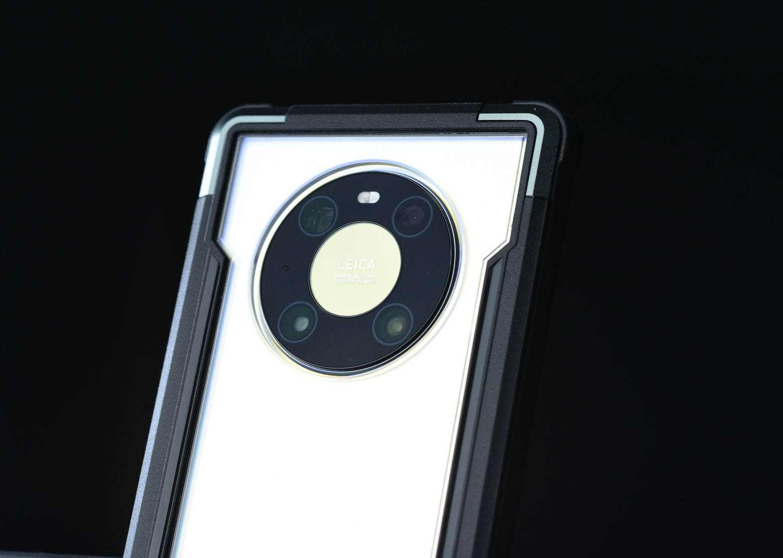 7000块的华为mate40pro,mate40pro蓝猩护甲防摔壳