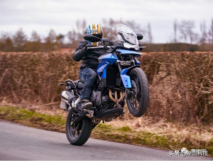 2024凯旋小老虎新车测评,凯旋tiger850sport对比宝马f850gs