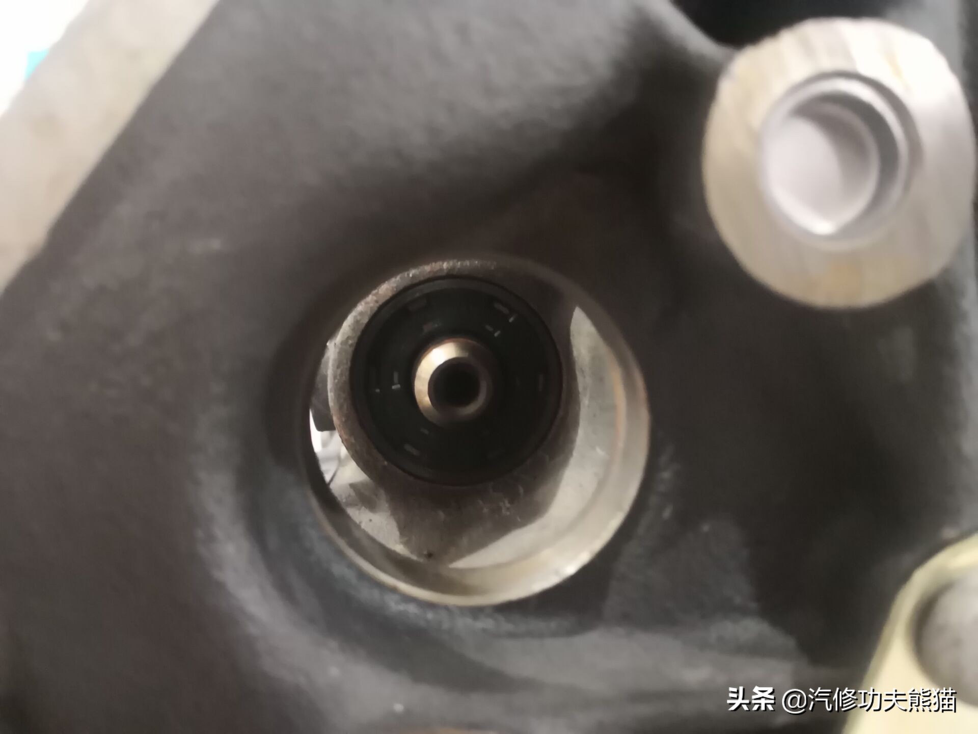 10年斯柯达昊锐1.8t烧机油怎么整,斯柯达昊锐烧机油500公里烧一升