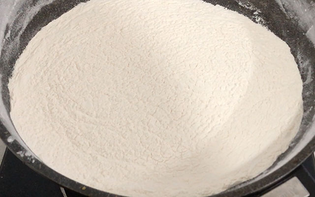 中秋节必备香酥可口五仁月饼,正宗中秋五仁月饼做法