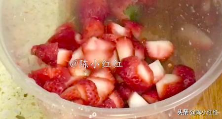 自己在家做草莓酱的方法,怎么做草莓酱又简单又好吃