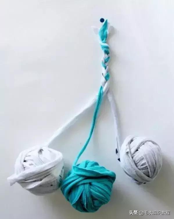 旧毛衣编织地毯最简单方法,旧毛线编织地毯地垫的视频