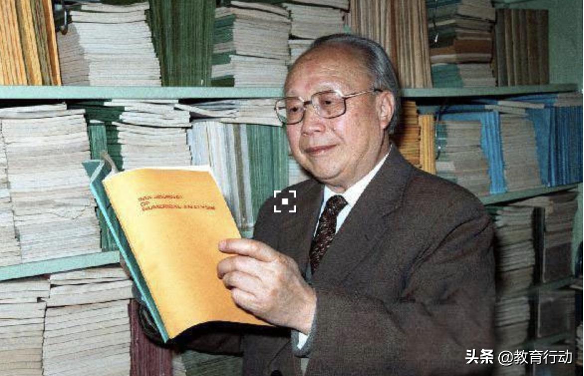 他高考只考了61分却考了一所名校,他考了0分英语