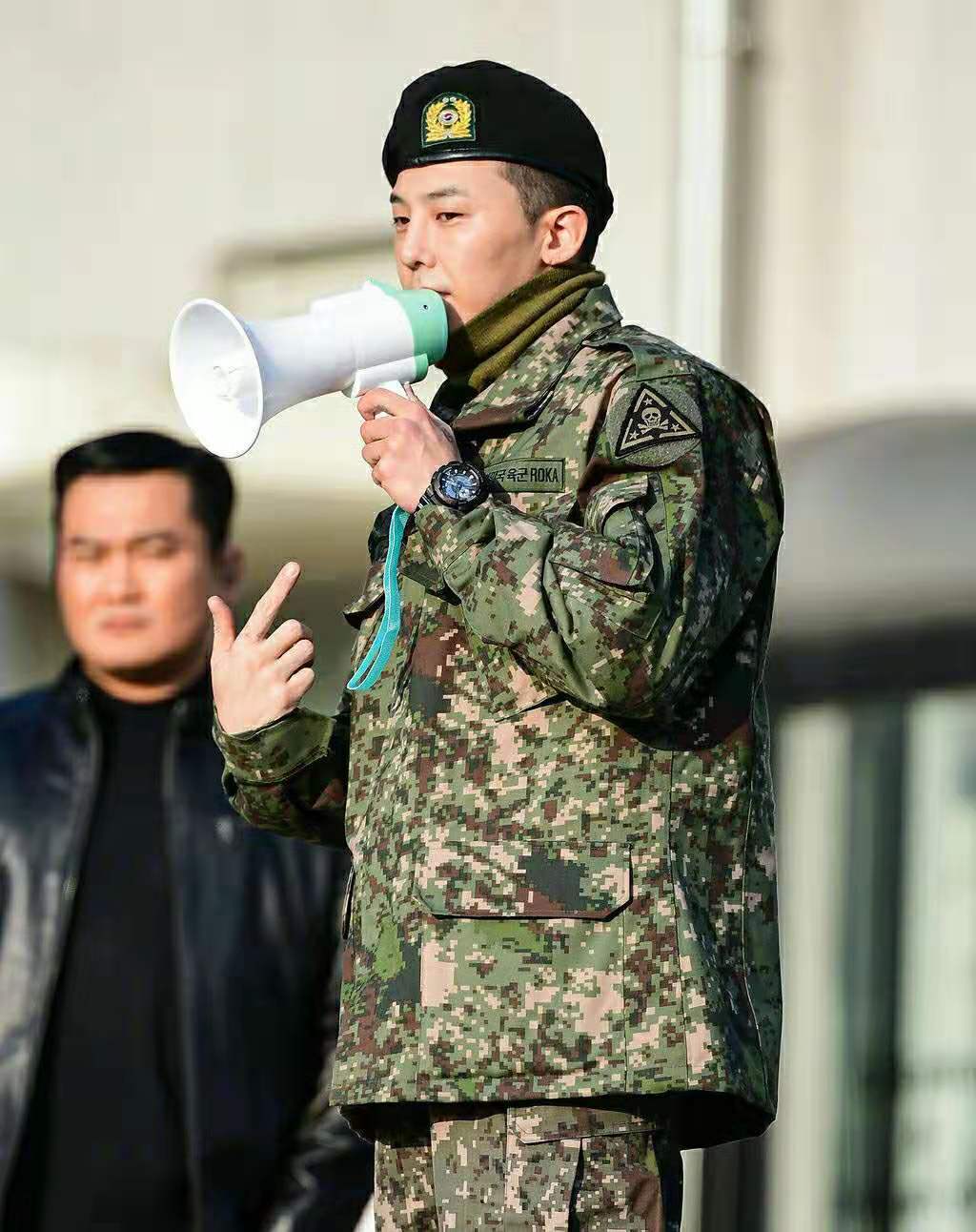 权志龙退伍后聚会,权志龙服役回来的生活状况