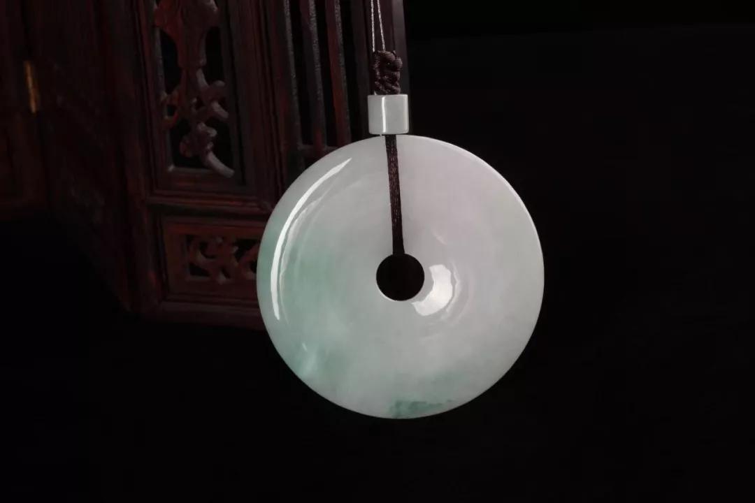 一颗平安扣配3颗珍珠,一枚平安扣和一颗珠子