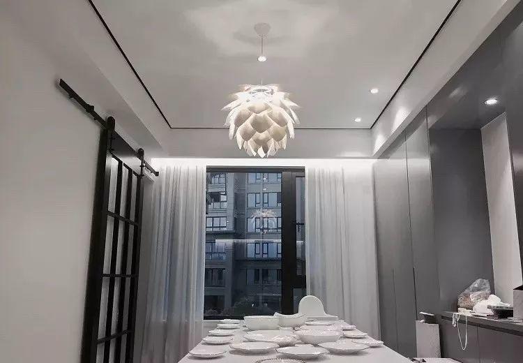 餐厅不仅重要吊灯也能提升颜值,餐厅有质感的吊灯