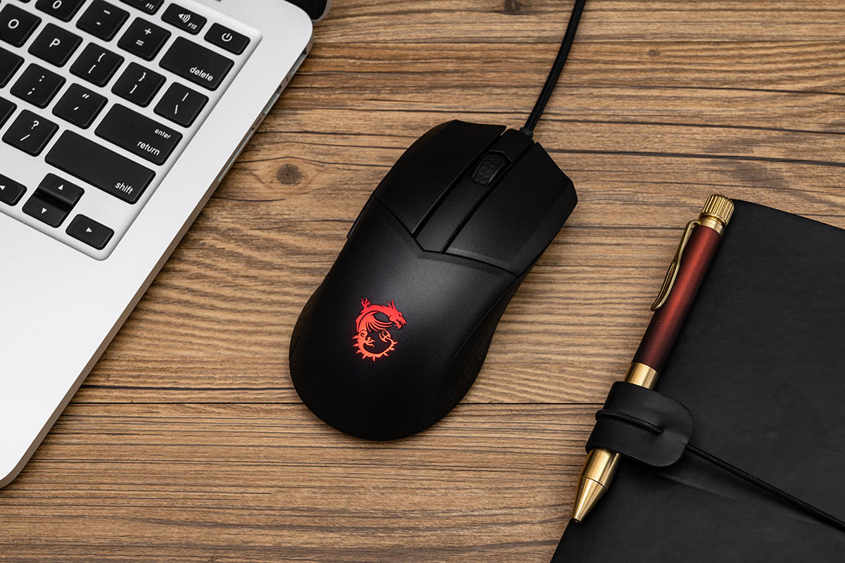 仅重65克，鼠标怎么做到这么轻，微星专业游戏鼠标GM41体验