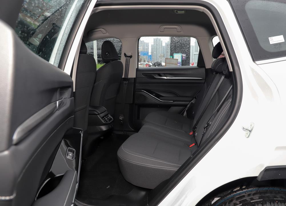 10万左右公认最好省油耐用suv,10万落地的suv哪一款好和省油