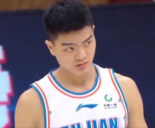 徐杰5分4板助广东再夺一冠,7分7篮板16助攻视频