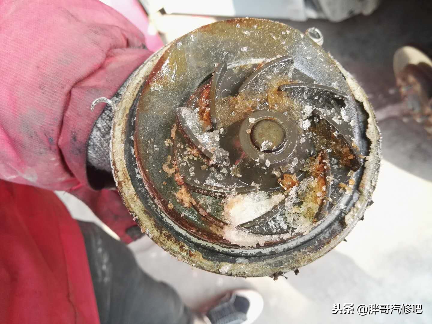 粗心车主水泵结冰抱死，正时皮带磨平，不知气门活塞“打架”了没