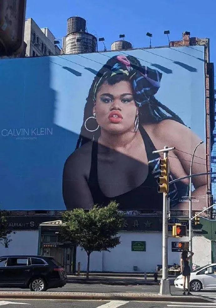 CK新模特遭全网谩骂:“你这么胖,不配穿性感内衣!”