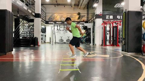 onefit练肩部的健身训练动作,onefit敏捷梯