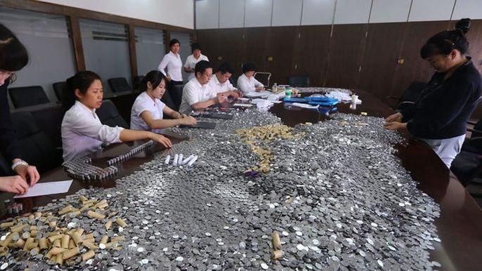 奇葩的自动取款机,自动取款机是哪个年代开始普及的