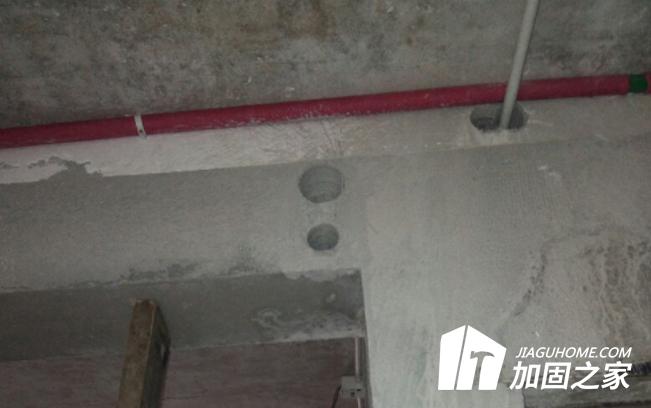 梁上打孔碳纤维加固,梁上打孔加固怎么收费