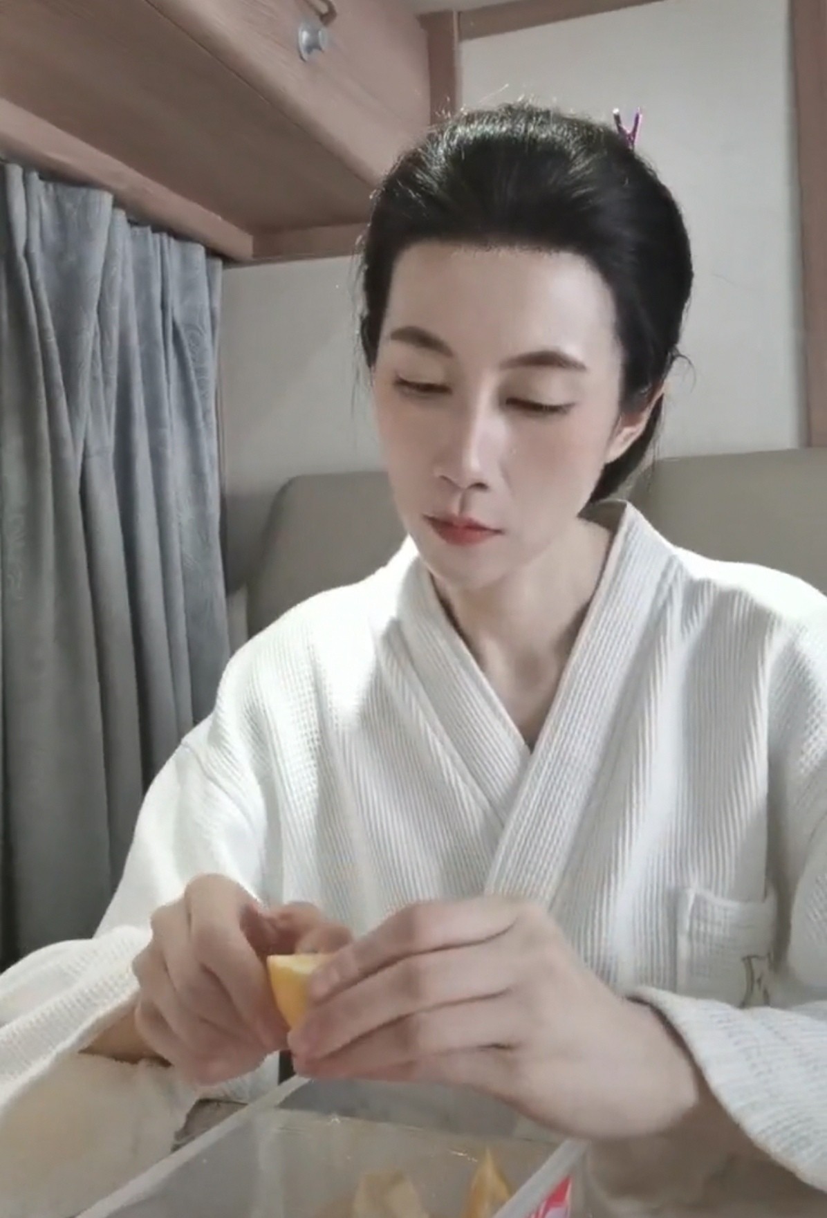 瘦到脱相的女明星真的好看吗,瘦脱相的女网红