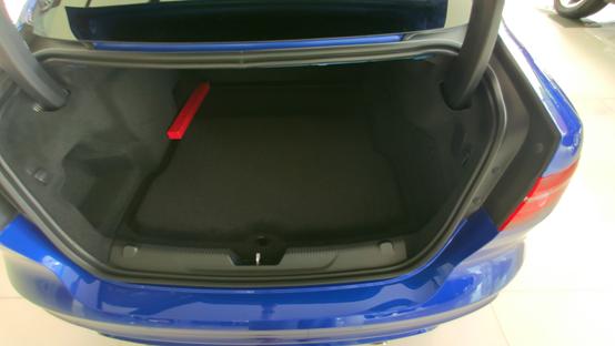 30万B级车堆料王，实在带不动的捷豹XEL，开起来到底怎么样？