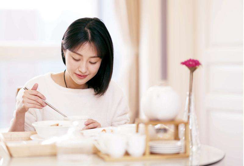 张柏芝生三胎后依然宛若少女,明星是怎么坐月子的?