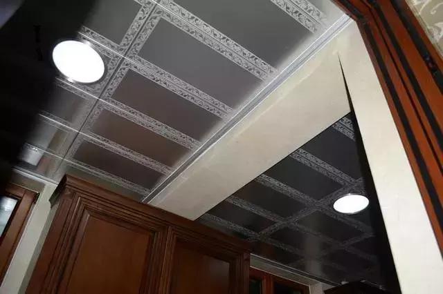 石膏板吊顶与铝扣板吊顶价格比较,铝扣板吊顶和石膏板吊顶价格对比