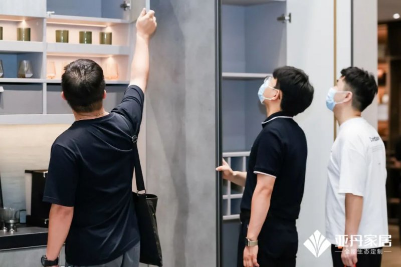 亚丹家居全屋整装怎么样,亚丹衣柜用的哪个厂家的板材