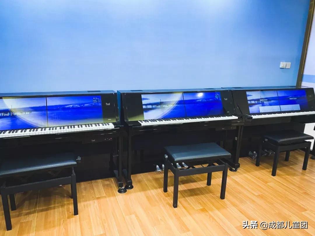 郎朗代言的钢琴教学系统,朗朗智能设备