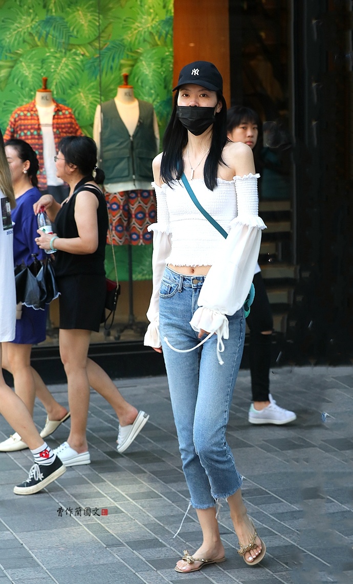 街拍网红泡泡女神,街拍泡泡女神全集