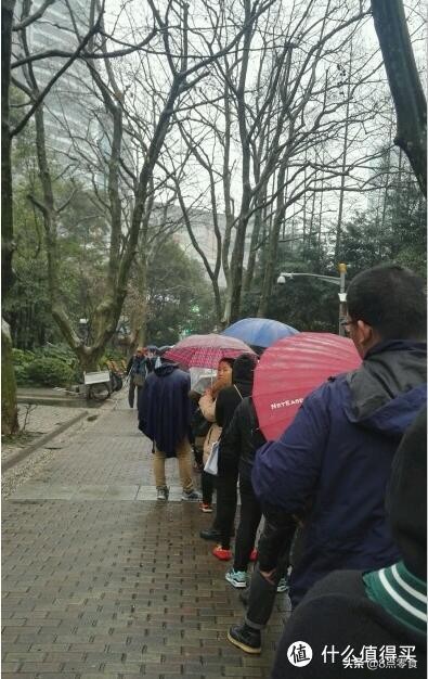 轻松玩烘焙想吃红遍四海八荒的肉松小贝可是又不想排队，自己做