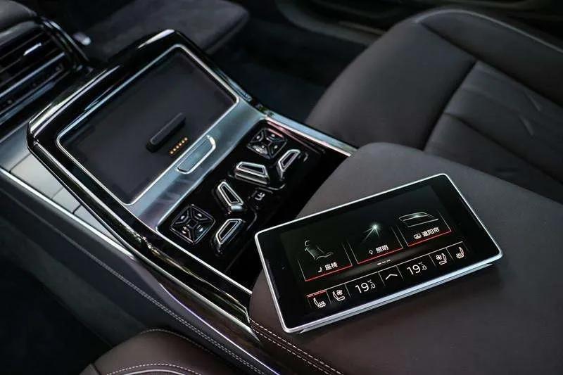 豪华科技与大气实拍新款奥迪a8l,奥迪a8l运动型有什么黑科技