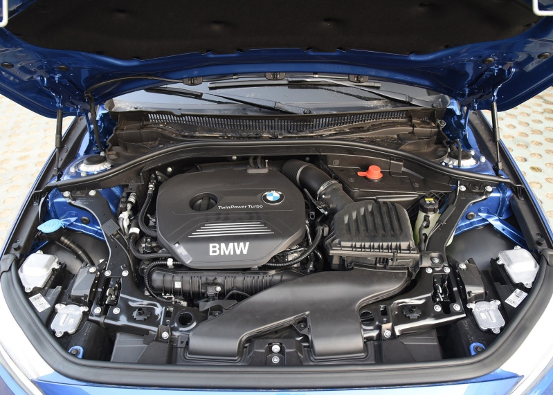 宝马1系2013款1.6t两厢118i进口,宝马1系2020款1.5t118i动力怎么样