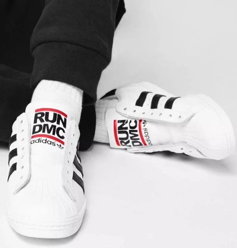 权志龙鞋带系法2.0,权志龙联名nike白鞋鞋带怎么系