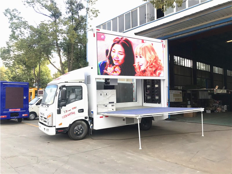 led广告宣传车厂商定制,流动led广告宣传车厂家