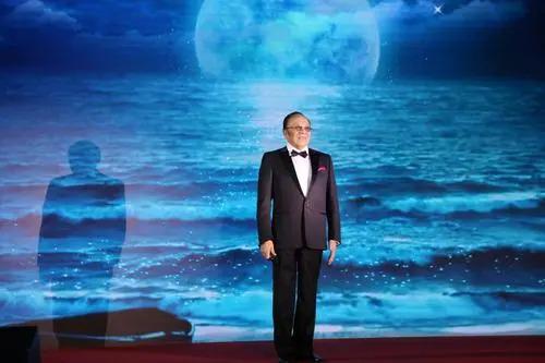 德艺双馨的老艺术家杨洪基,著名歌唱家杨洪基个人简介