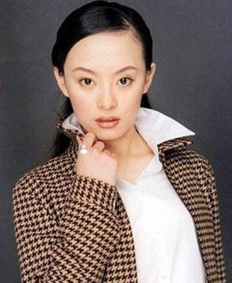 怎么将齐刘海弄成唐嫣那样的刘海,孙俪短发刘海修剪教程