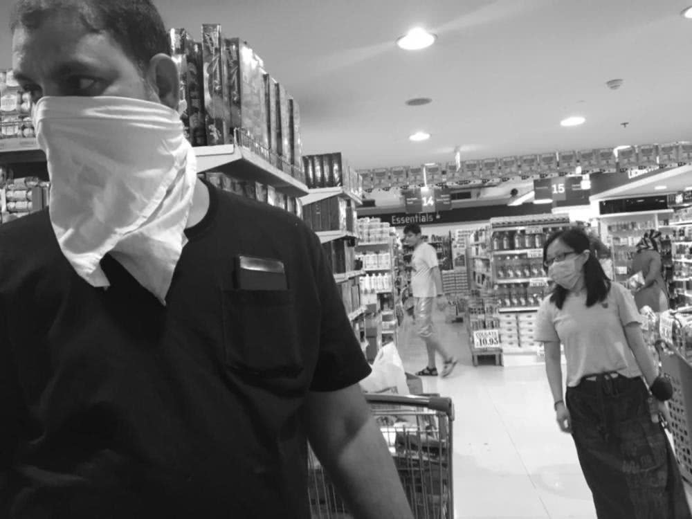 在迪拜淘金的华人：被疫情重创，想回国又怕被骂“千里投毒”