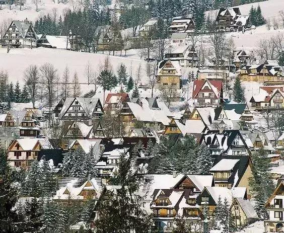 5个美到逆天的小众旅行目的地,这辈子一定要去的10个绝美小镇