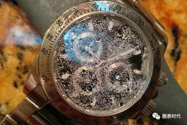 夏天每天都想泡在水里,适合夏季的腕表