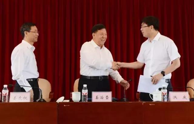 州委秘书长,州纪委秘书长工作职责