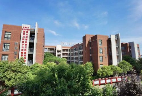 书写新时代教育绚丽篇章,书写新时代校园建设新篇章