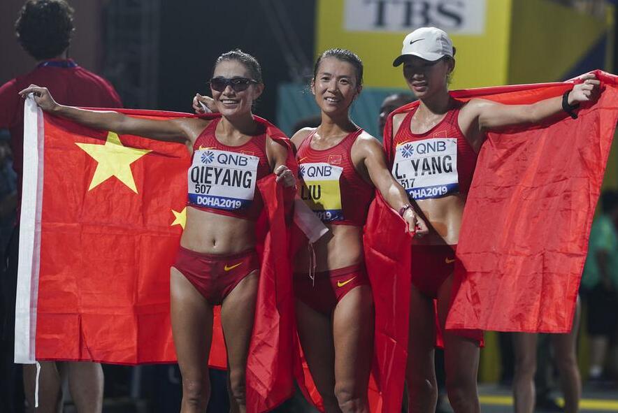 跑狐周记｜世锦赛中国队创26年最佳大学生跑步为祖国庆生