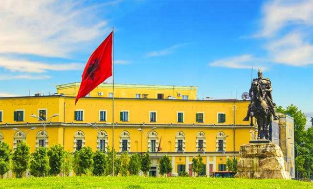 现在阿尔巴尼亚对中国的评价,中国和阿尔巴尼亚怎么分手的