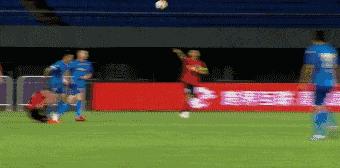 来开心一下,国足让人喷饭的爆笑gif