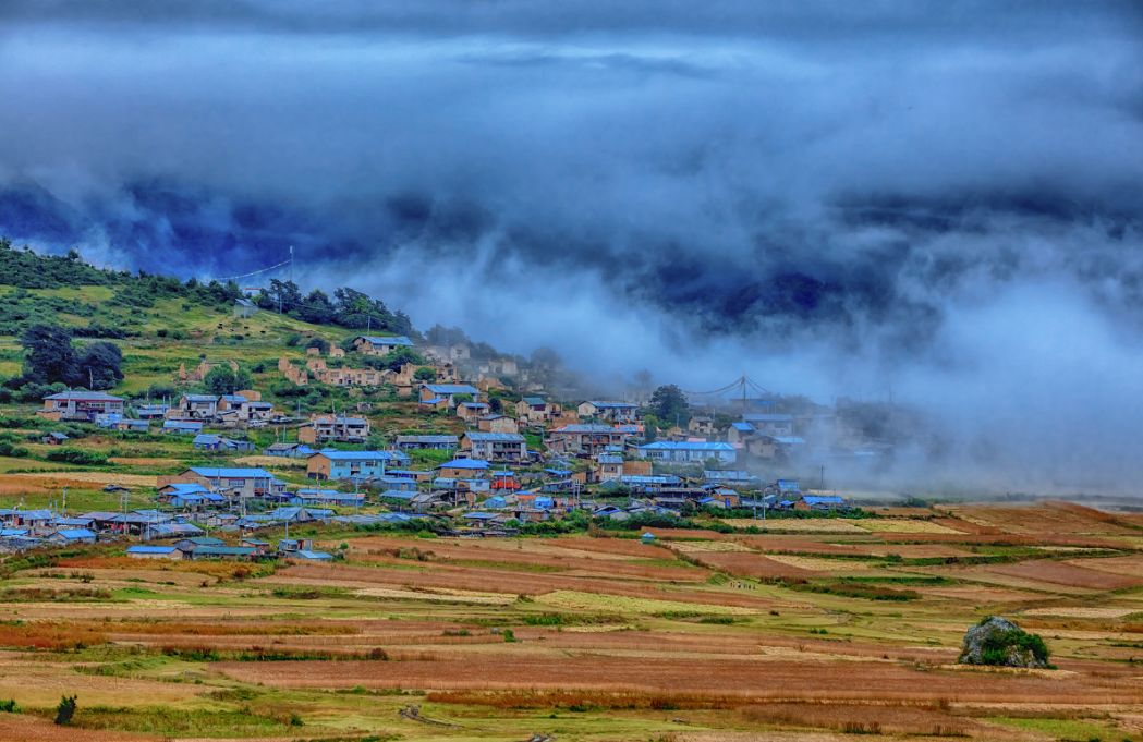 最美边境公路自驾游攻略,国内最美沿海公路自驾游