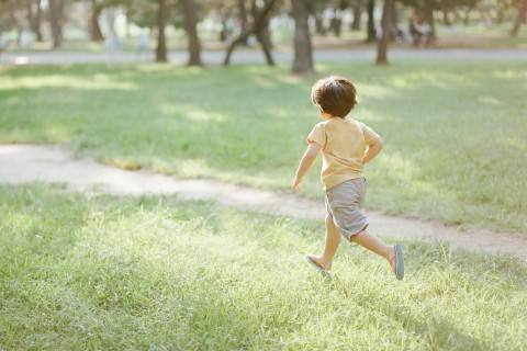 如何选择一岁儿童学步鞋,2021宝宝秋季学步鞋推荐