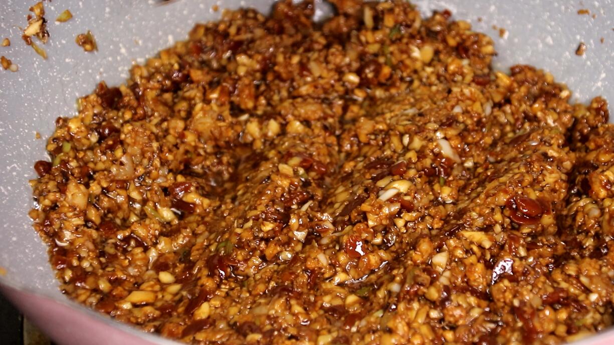 制作原味香菇酱的家常做法,正宗素香菇酱的制作方法