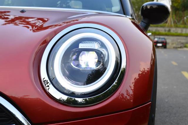 灵巧好开的车,中年女性宝马mini