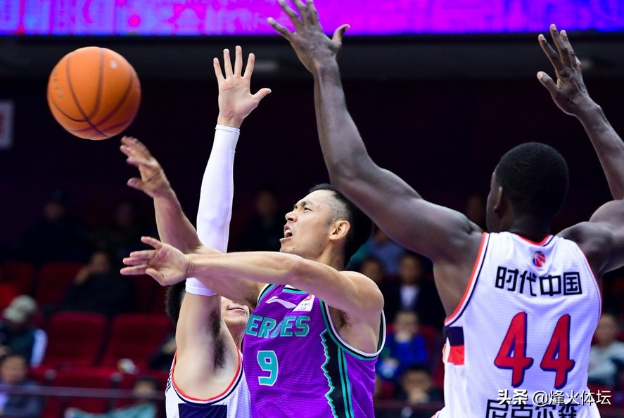 巩晓彬怒怼球员打球这种痛苦,巩晓彬现在最新状况