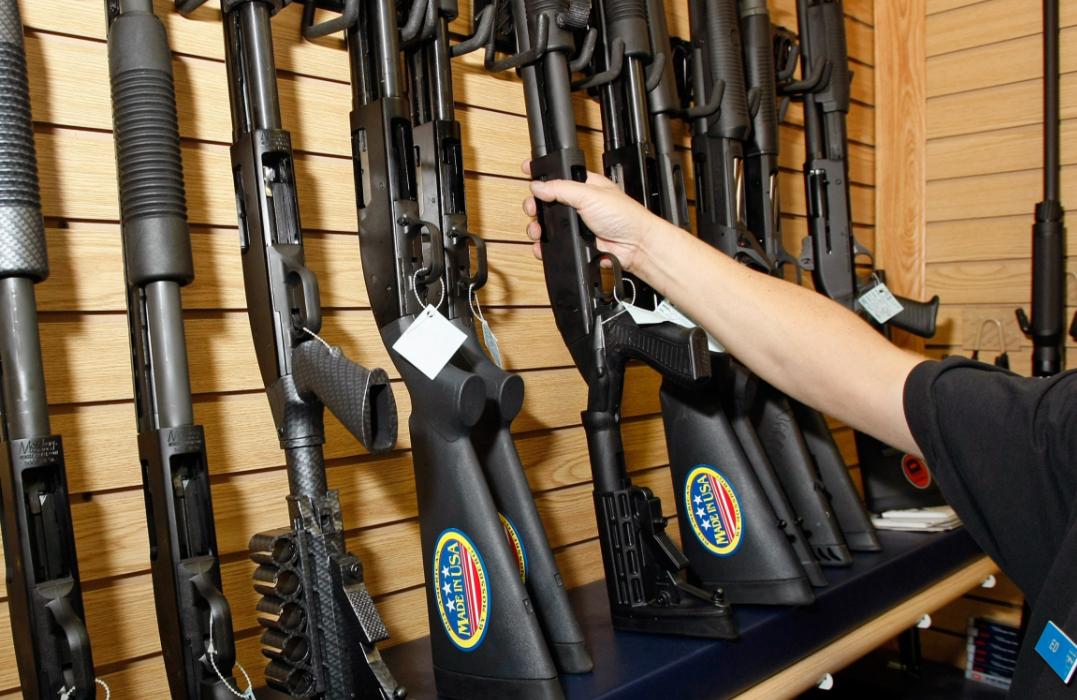 亚裔力量觉醒,美国亚裔疯狂买枪